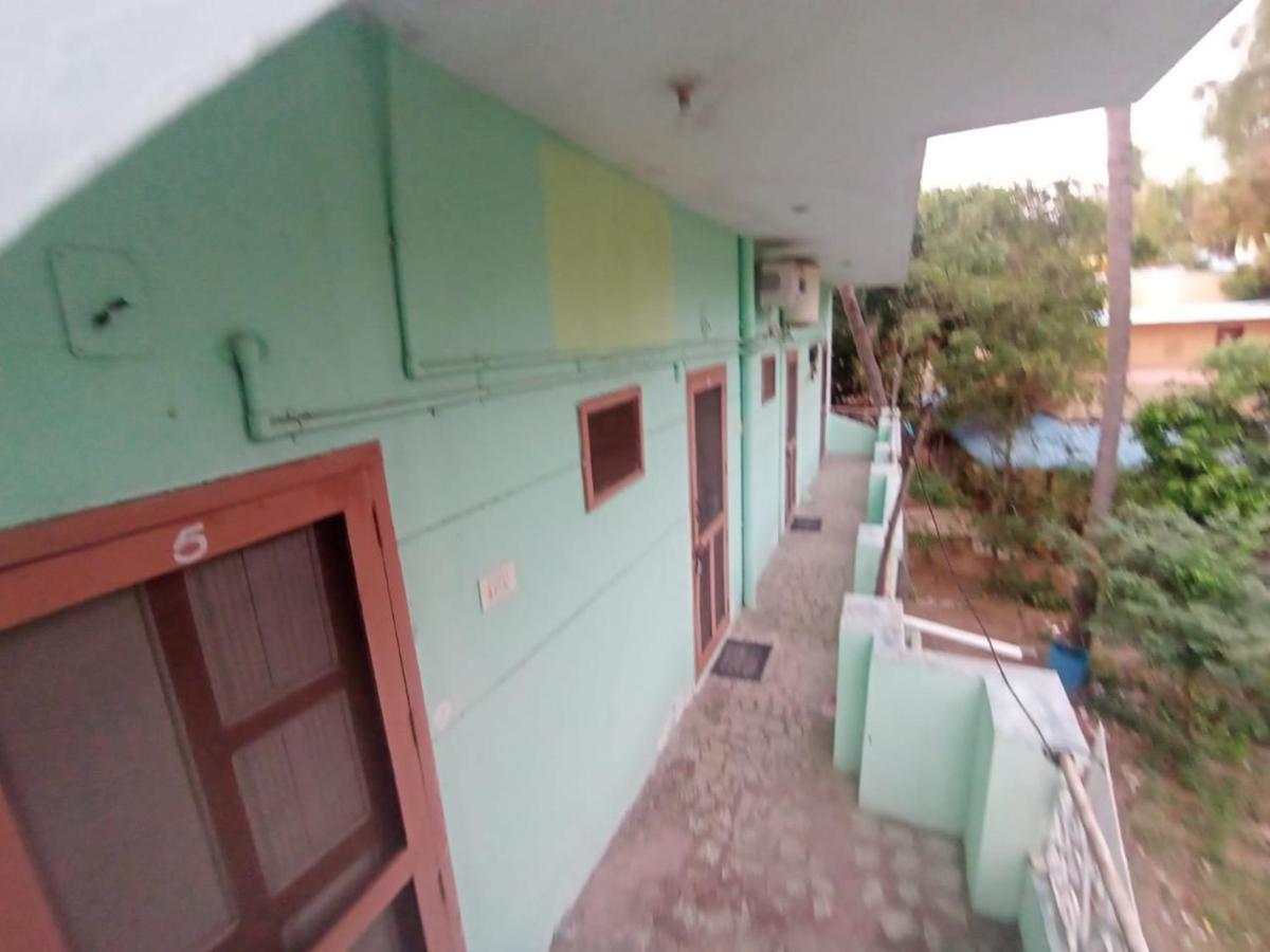 Sri Shankaraa Guest House Tiruvannāmalai Zewnętrze zdjęcie
